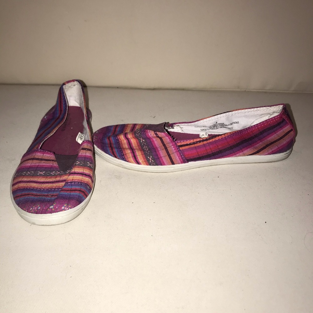 Printed slip on shoes